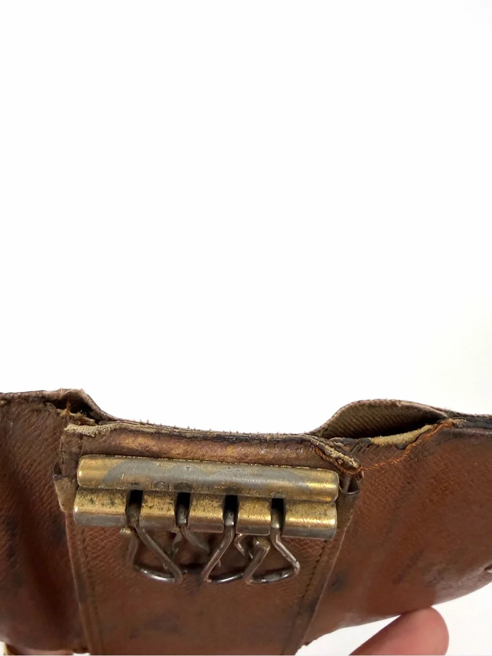 Authentic Louis Vuitton Monogram 4 Key Holder Case
